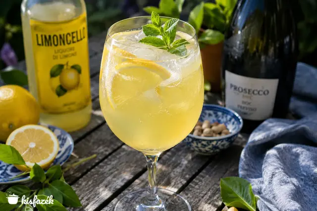 Limoncello Spritz