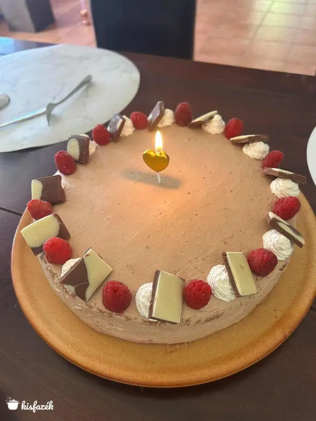 Csokikrémes-málnás torta