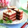 Gluténmentes red velvet kocka