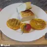 Grillezett, laktózmentes sajt grillezett naranccsal és koktélparadicsommal