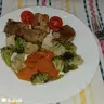 Sült afrikai harcsa párolt vegyes zöldségekkel