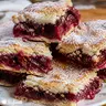 Omlós meggyes pite